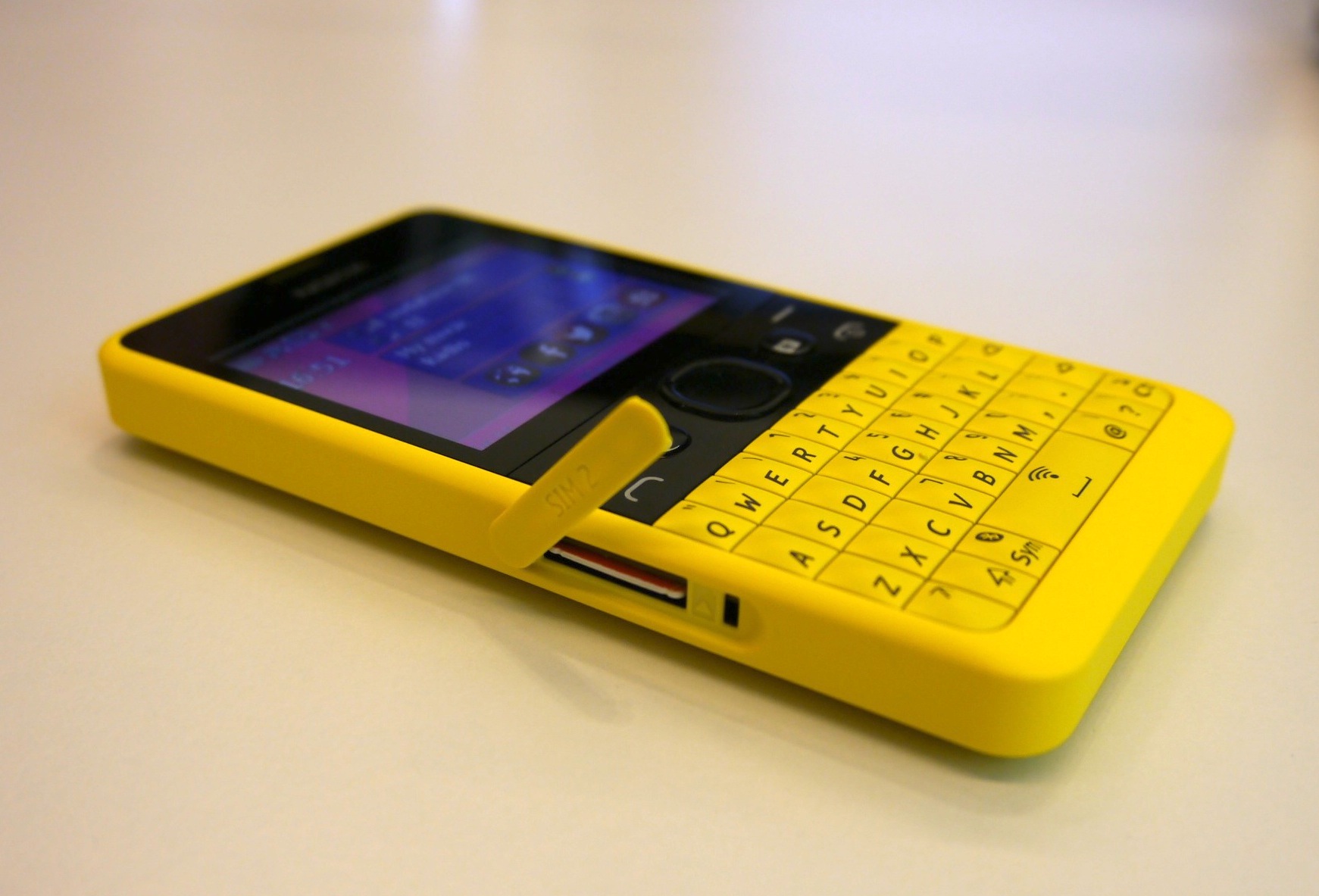 caracteristicas Nokia Asha 210