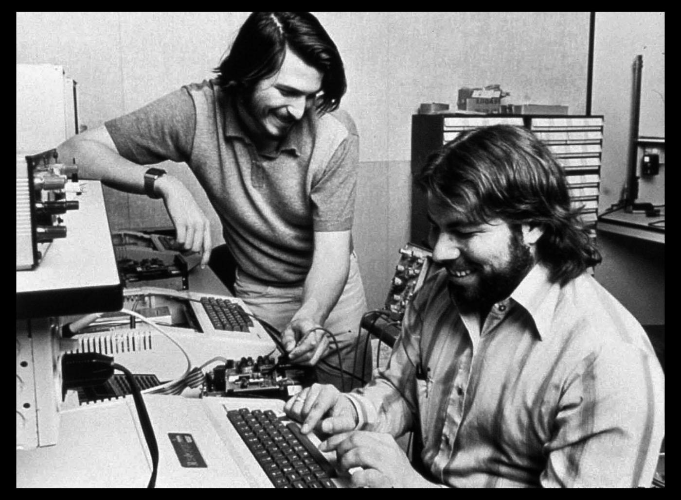 Apple Computer wurde 1976 von Steve Jobs (links)...
