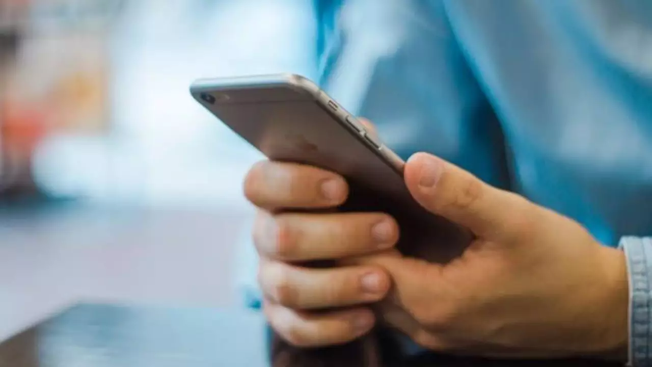 no-lo-tires:-10-usos-ingeniosos-para-tu-antiguo-smartphone