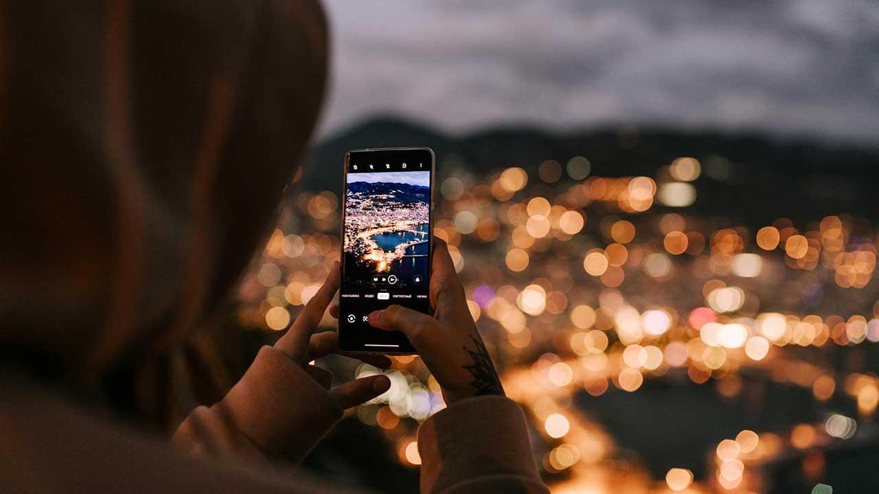los-mejores-trucos-para-hacer-fotos-nocturnas-increibles-con-tu-movil
